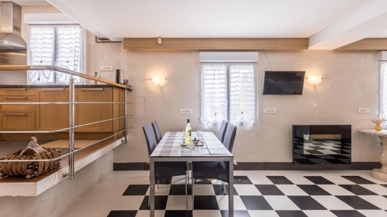 Apartments Katarina トロギール エクステリア 写真